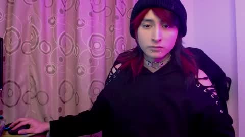 Snapshot of reiv_femboy chatting on October 7, 5:26 am reiv_femboy online show from October 7, 5:26 am