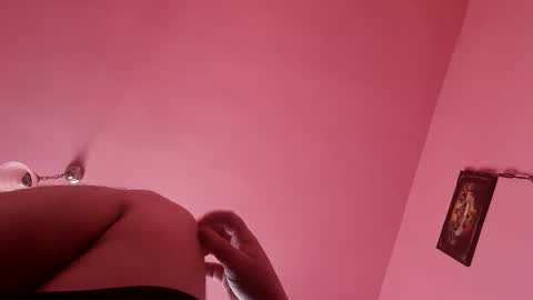 Snapshot of remus60 chatting on February 8, 1:01 pm remus60 online show from February 8, 1:01 pm