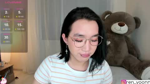 Snapshot of ren_yoonn chatting on June 16, 4:37 am Ren online show from June 16, 4:37 am