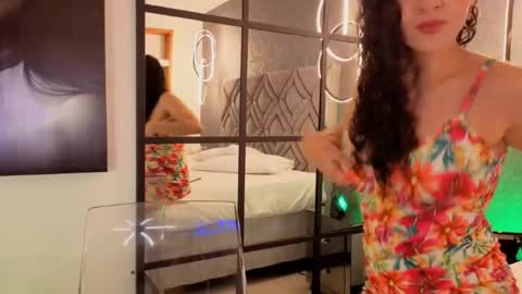 Snapshot of renata_cruz_ chatting on May 30, 11:29 am Renata 3 online show from May 30, 11:29 am
