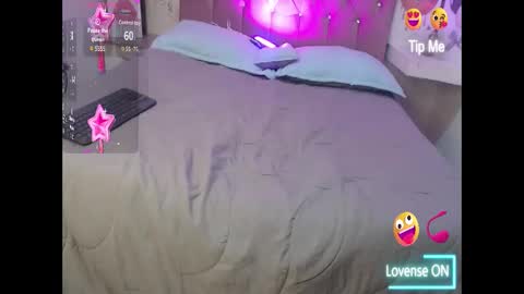 Snapshot of renata_valentina chatting on May 4, 11:17 am RENATA VALENTINA online show from May 4, 11:17 am