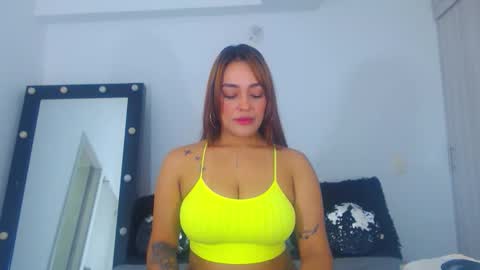 Snapshot of renatabrownn28 chatting on October 10, 3:05 am renatabrownn28 online show from October 10, 3:05 am