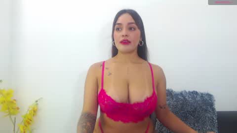 Snapshot of renatabrownn28 chatting on July 3, 3:35 am renatabrownn28 online show from July 3, 3:35 am