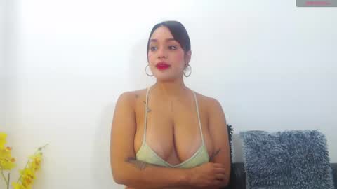 Snapshot of renatabrownn28 chatting on July 17, 8:54 am renatabrownn28 online show from July 17, 8:54 am