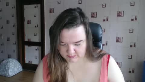 Snapshot of renataoia chatting on December 14, 11:07 am renataoia online show from December 14, 11:07 am