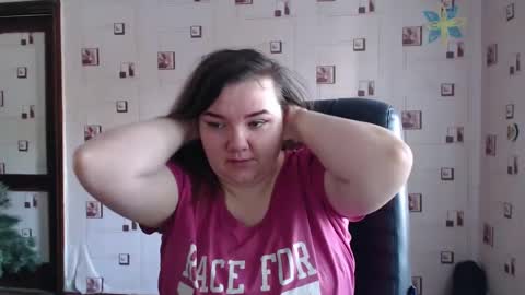 Snapshot of renataoia chatting on February 7, 9:47 am renataoia online show from February 7, 9:47 am