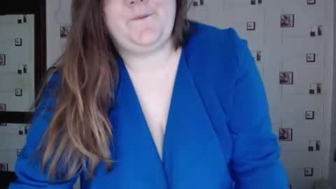 Snapshot of renataoia chatting on October 20, 1:55 pm renataoia online show from October 20, 1:55 pm