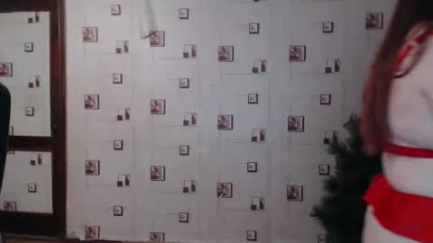 Snapshot of renataoia chatting on December 20, 3:52 pm renataoia online show from December 20, 3:52 pm