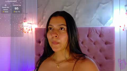 Snapshot of renatapeach chatting on June 21, 3:20 am RenataPeach online show from June 21, 3:20 am