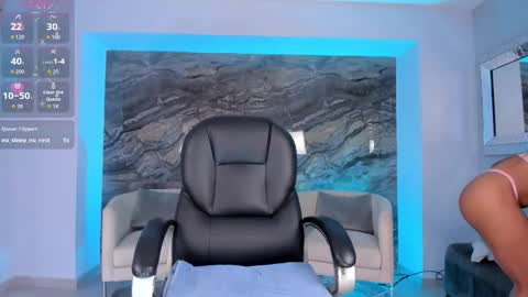 Snapshot of renatareyes chatting on February 12, 8:37 pm Renata Reyes online show from February 12, 8:37 pm