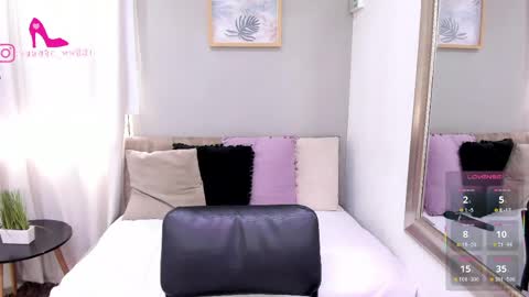 Snapshot of renataruiz_rr chatting on April 30, 12:11 pm online show from April 30, 12:11 pm