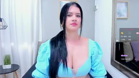 Snapshot of renataruiz_rr chatting on May 25, 12:22 pm online show from May 25, 12:22 pm