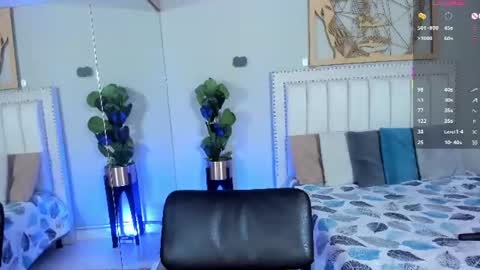Snapshot of renataruiz_rr chatting on July 12, 12:07 pm online show from July 12, 12:07 pm