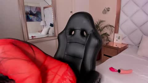 Snapshot of renatarussel chatting on February 22, 12:40 pm Renata online show from February 22, 12:40 pm