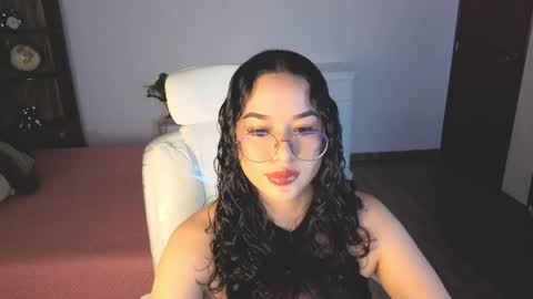 Snapshot of renaxi_smith chatting on April 30, 8:04 pm renaxi_smith online show from April 30, 8:04 pm