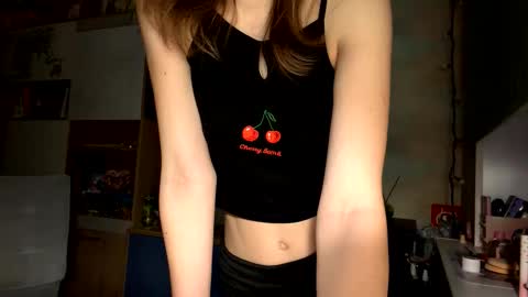 Mia online show from March 25, 4:24 pm