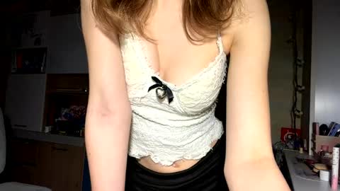 Mia online show from March 26, 4:34 pm