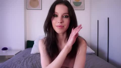 Naomi online show from April 12, 1:49 pm