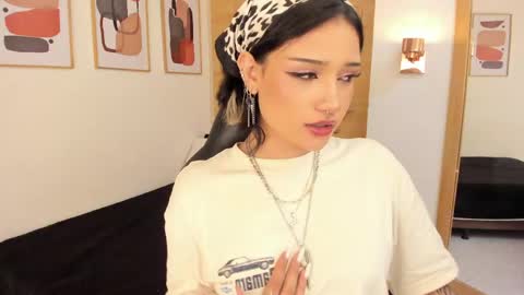 Snapshot of renee_shelby_ chatting on May 22, 9:42 pm Renee Shelby online show from May 22, 9:42 pm