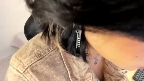 Snapshot of renee_shelby_ chatting on June 5, 9:42 pm Renee Shelby online show from June 5, 9:42 pm