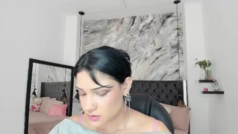 Snapshot of renee_shelby_ chatting on June 10, 8:52 pm Renee Shelby online show from June 10, 8:52 pm