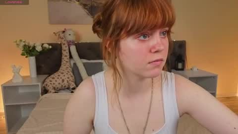 Snapshot of reneefoxy_ chatting on June 9, 1:28 am reneefoxy_ online show from June 9, 1:28 am