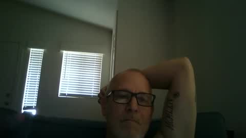 Snapshot of renewaz chatting on April 5, 5:21 pm Renewaz online show from April 5, 5:21 pm