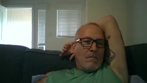 Snapshot of renewaz chatting on April 6, 3:24 pm Renewaz online show from April 6, 3:24 pm