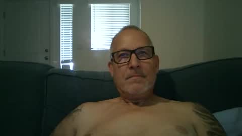Snapshot of renewaz chatting on April 17, 7:28 pm Renewaz online show from April 17, 7:28 pm