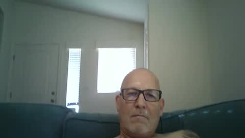 Snapshot of renewaz chatting on April 23, 4:31 pm Renewaz online show from April 23, 4:31 pm