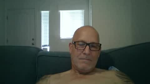 Snapshot of renewaz chatting on April 24, 5:59 pm Renewaz online show from April 24, 5:59 pm