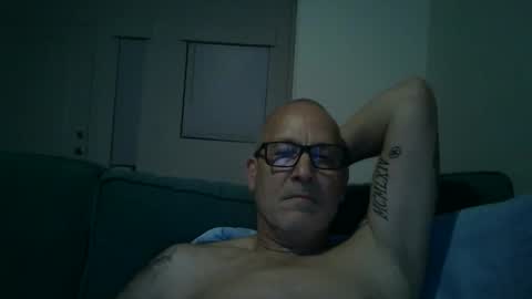Snapshot of renewaz chatting on May 1, 2:27 am Renewaz online show from May 1, 2:27 am