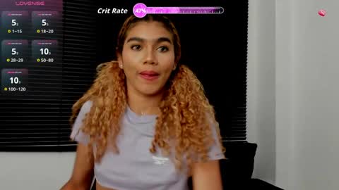 Snapshot of rennatta_sx chatting on May 7, 3:56 am Renata online show from May 7, 3:56 am