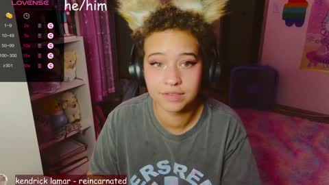 Snapshot of renpuppy chatting on December 3, 7:10 am REN online show from December 3, 7:10 am