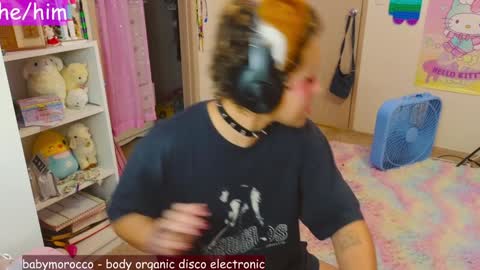 Snapshot of renpuppy chatting on December 10, 6:33 am REN online show from December 10, 6:33 am