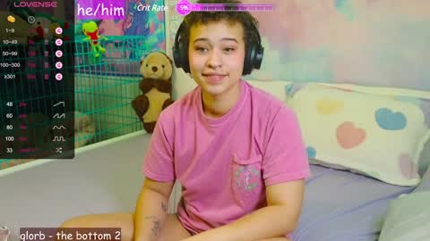 Snapshot of renpuppy chatting on February 8, 5:51 am REN online show from February 8, 5:51 am