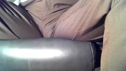 RespectfullyYours69 online show from February 17, 12:59 pm