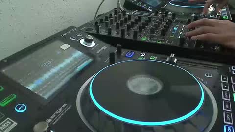 Snapshot of reticuli chatting on December 12, 6:42 pm GearPorn online show from December 12, 6:42 pm