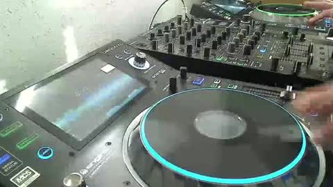 Snapshot of reticuli chatting on December 21, 8:10 pm GearPorn online show from December 21, 8:10 pm