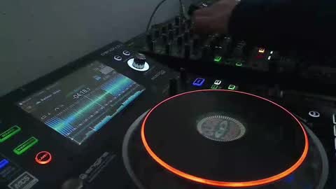 Snapshot of reticuli chatting on February 16, 4:42 pm GearPorn online show from February 16, 4:42 pm