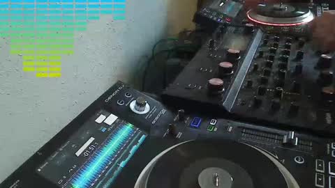 Snapshot of reticuli chatting on May 26, 7:43 pm GearPorn online show from May 26, 7:43 pm