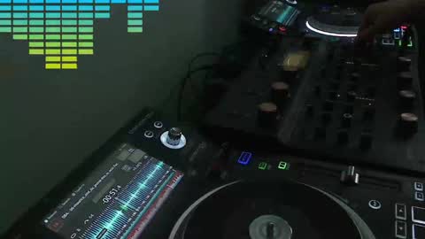 Snapshot of reticuli chatting on June 6, 7:51 pm GearPorn online show from June 6, 7:51 pm