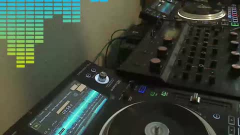 Snapshot of reticuli chatting on June 10, 5:45 pm GearPorn online show from June 10, 5:45 pm