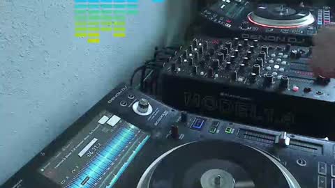 Snapshot of reticuli chatting on June 30, 6:53 pm GearPorn online show from June 30, 6:53 pm