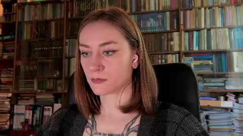 Snapshot of retromarie chatting on April 25, 1:36 pm Rie online show from April 25, 1:36 pm