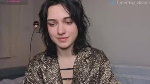 Ewiwi online show from March 26, 4:01 pm