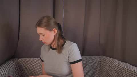Snapshot of revamcallister chatting on May 10, 10:20 am revamcallister online show from May 10, 10:20 am