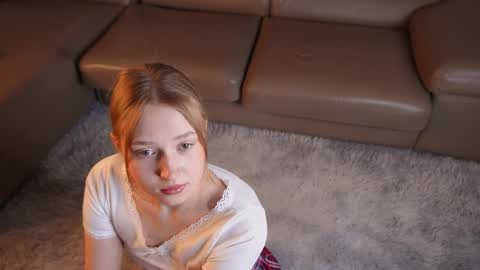 Snapshot of revamcallister chatting on May 19, 1:39 pm revamcallister online show from May 19, 1:39 pm