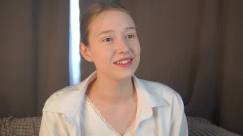 Snapshot of revamcallister chatting on May 22, 11:16 am revamcallister online show from May 22, 11:16 am