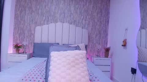 Snapshot of reven_lilith chatting on May 27, 3:03 am REVEN online show from May 27, 3:03 am